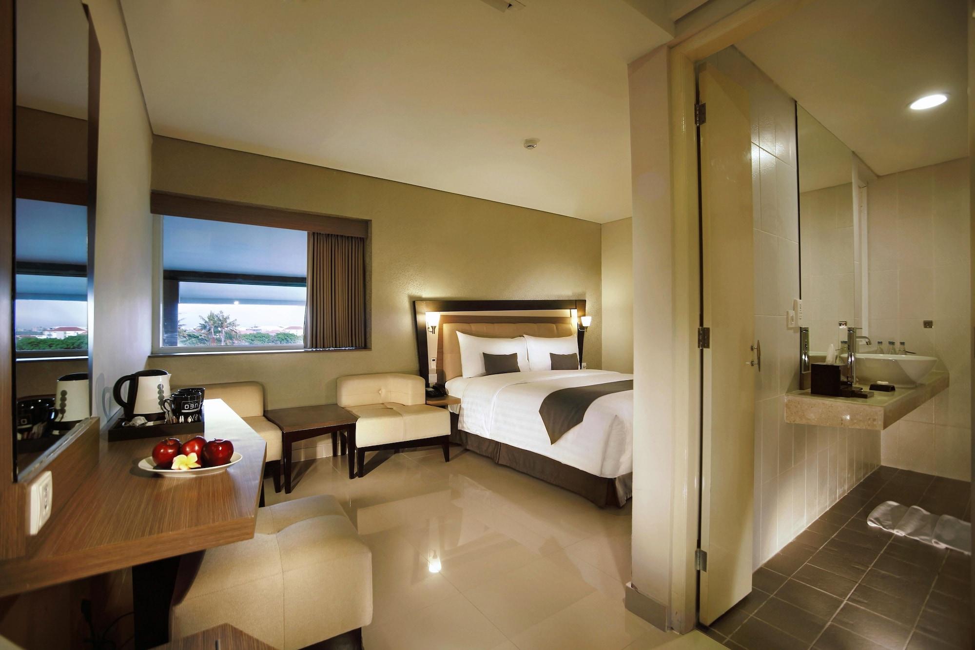 Hotel Neo - Kuta, Jelantik Legian Exterior foto