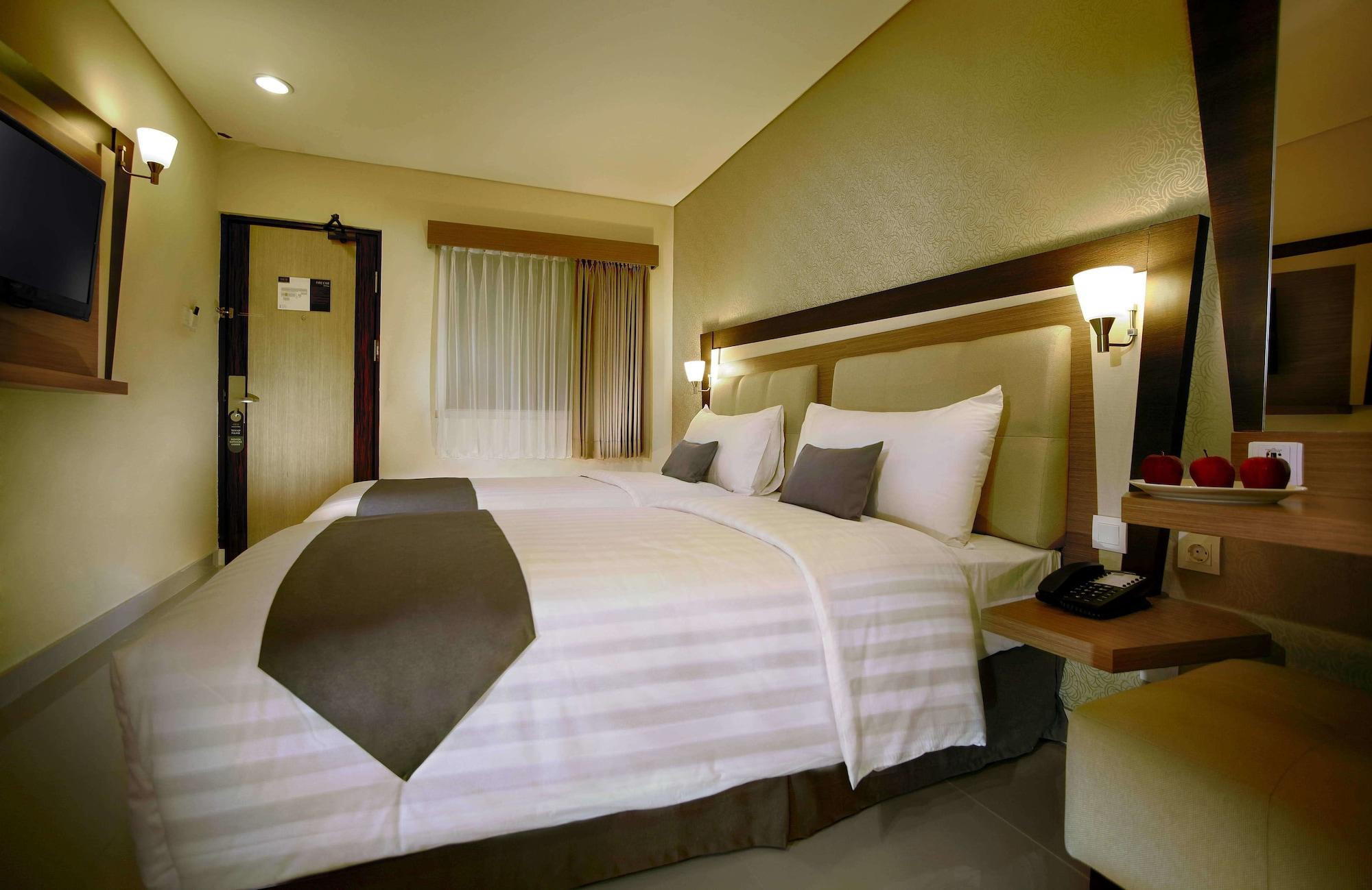 Hotel Neo - Kuta, Jelantik Legian Exterior foto