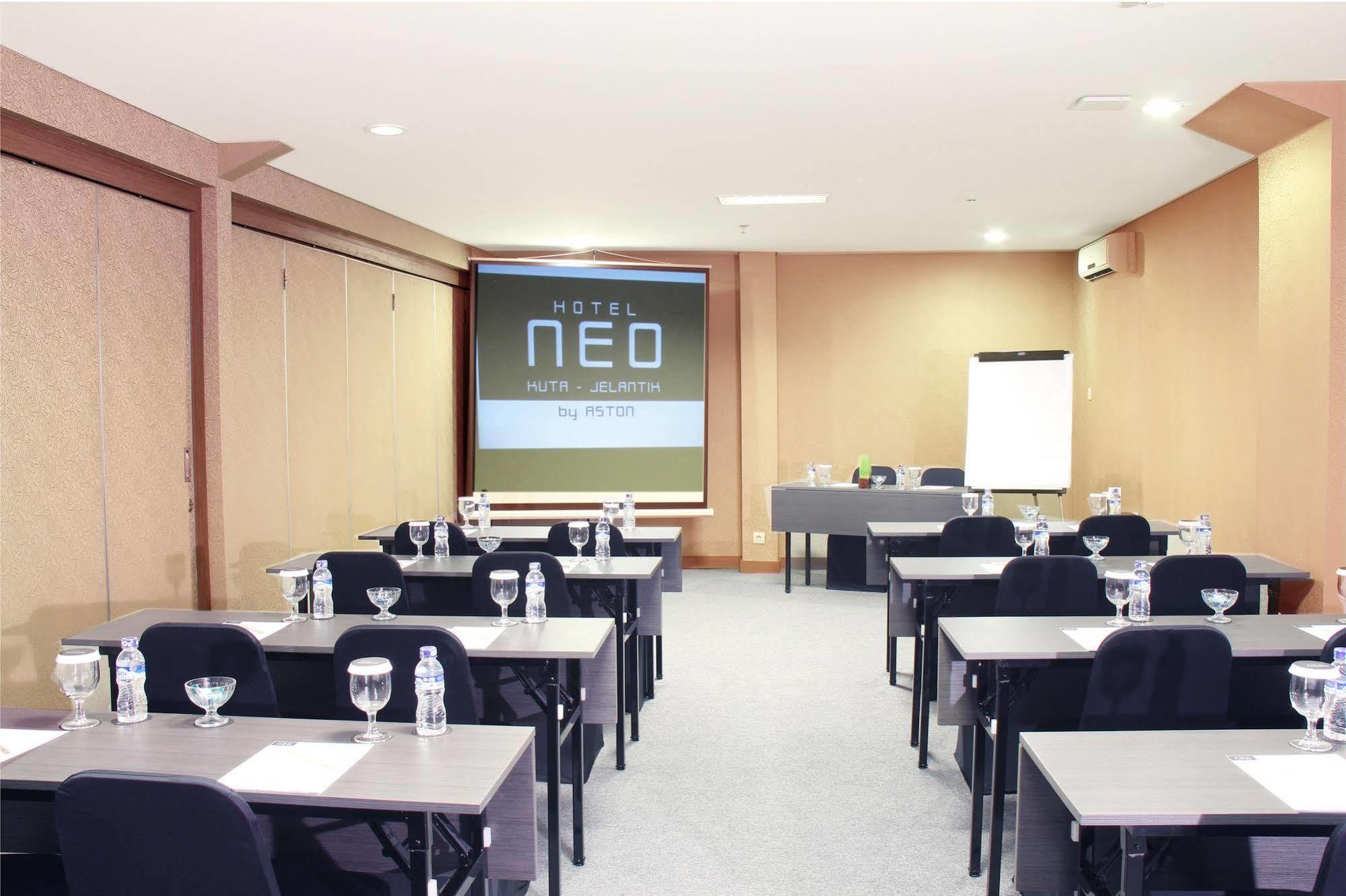 Hotel Neo - Kuta, Jelantik Legian Exterior foto
